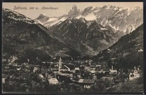 AK Schruns /Vorarlberg, Panorama mit Kirche und Bergen
