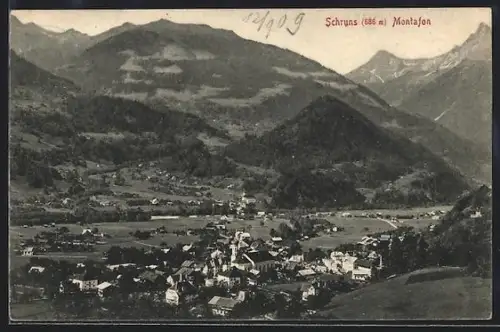AK Schruns /Montafon, Dorfpanorama mit Kirche und Bergkulisse