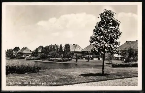 AK Naarden, Jan Jurissen plantsoen