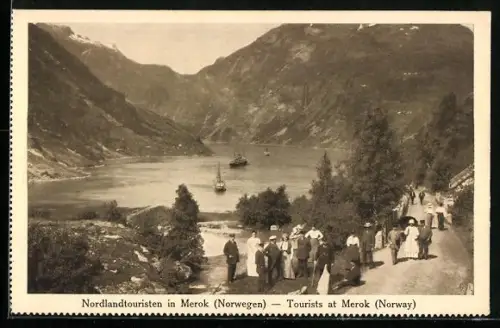 AK Merok, Nordlandtouristen in dem Ort