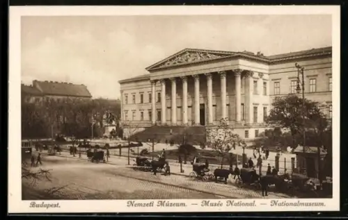 AK Budapest, Nationalmuseum mit Kutschen