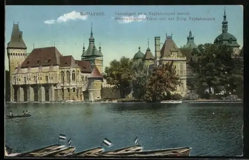 AK Budapest, Stadtwäldchen-Teich mit der Burg Vajdahunyad