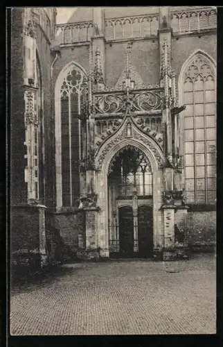 AK Zutphen, Portaal St. Walburgskerk