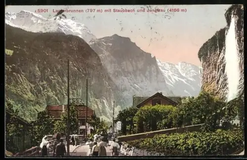 AK Lauterbrunnen, Strassenpartie mit Staubbach und Jungfrau