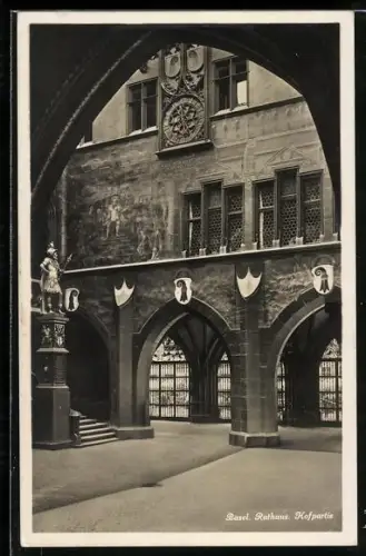 AK Basel, Rathaus, Hofpartie
