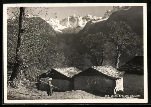 AK Soglio, Bäuerin bei der Arbeit, Alpenpanorama