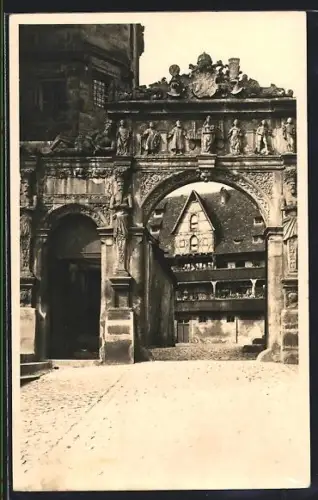 AK Bamberg, Schlossportal mit Figuren und Wappen