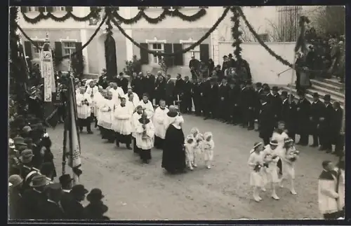 Foto-AK Legau, Fahnenweihe am 3. Mai 1925, Kinder mit Blumen