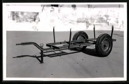 Foto-AK Sattelschlepper zum Transport von Baumstämmen, 1950, Lastkraftwagen
