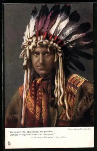 AK Le Guerrier Indien, Indianer mit traditionellem Federkopfschmuck