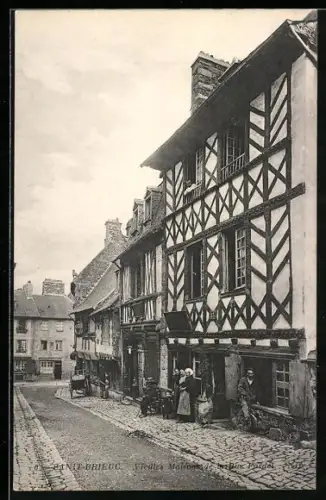 AK Saint-Brieuc, vieilles maisons de la rue Fardel