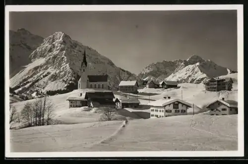 AK Hirschegg, Gasthof zum Kreuz, Winterlandschaft mit Elferhorn und Zwölferhorn