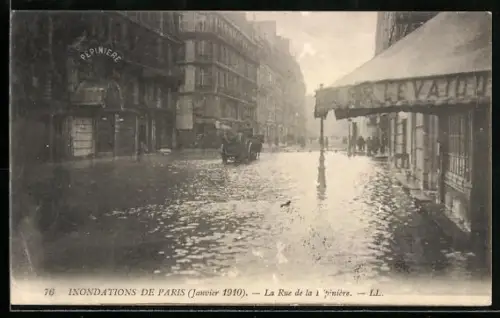 AK Paris, Inondations 1910, Rue de la Pépinière inondée