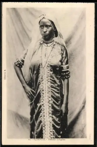AK Djibouti, Femme Somalis, Somalische Frau im Trachtenkleid