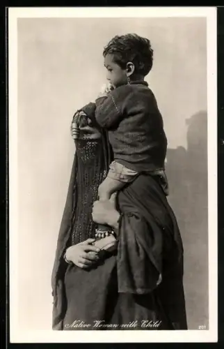 AK Egypt, Native Woman with Child