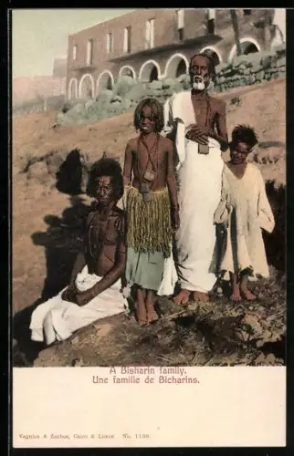 AK Une famille Bicharins, a Bisharin Family