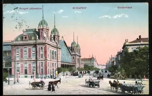 AK Budapest, Nyugati pályaudvar, Westbahnhof mit Passanten, Pferdegespanne