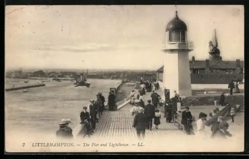 AK Littlehampton, The Pier and Lighthouse, Leuchtturm