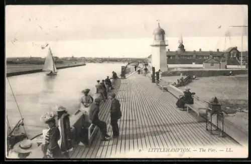 AK Littlehampton, The Pier and Lighthouse, Leuchtturm