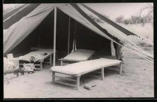 Foto-AK Brazzaville, Service de l`intendance de L`A.F.L., Tente à 4 hommes, ateliers de confection