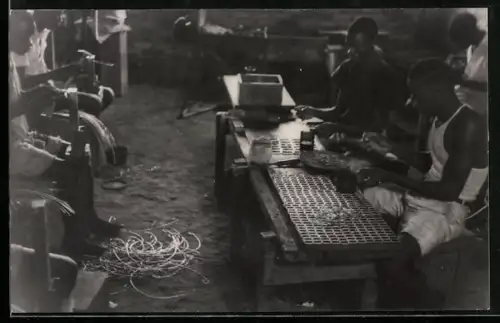 Foto-AK Brazzaville, Service de l`intendance de L`A.F.L., Atelier à bois et à fer