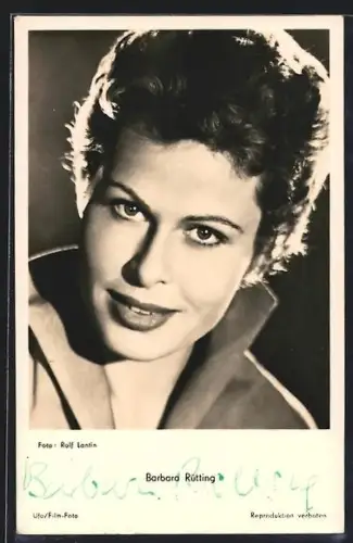 AK Schauspielerin Barbara Rütting im Mantel mit Stehkragen
