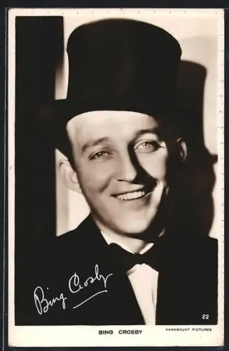 AK Schauspieler Bing Crosby mit lächelndem Gesicht