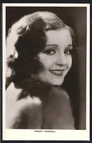 AK Schauspielerin Nancy Carroll mit wunderschönem Lächelnd