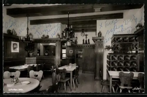 AK Iphofen, Gasthaus Zehntkeller, Blick in die Gaststube