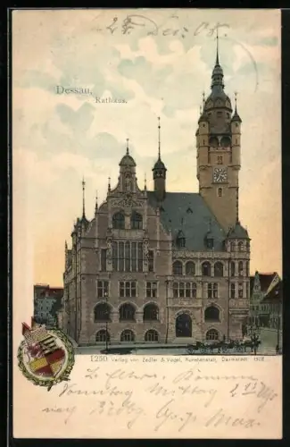 AK Dessau, Rathaus und Wappen im Lorbeerkranz