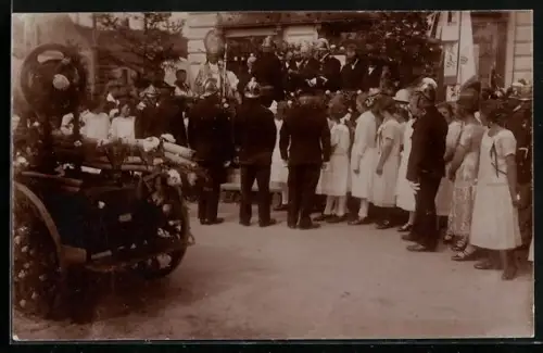 Foto-AK Freiluft-Gottesdienst mit Feuerwehrleuten