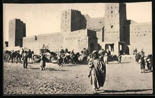 AK Maroc, Chars de combat devant un Ksar