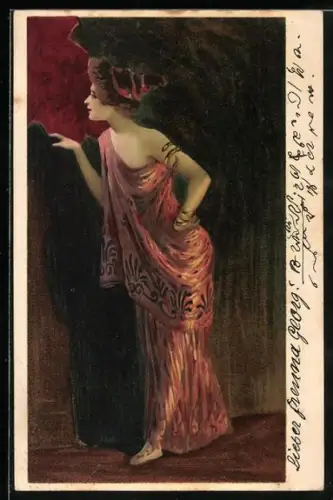 AK Auf der Bühne, Mädchen im altertümlichen Kostüm blickt aus der Kulisse