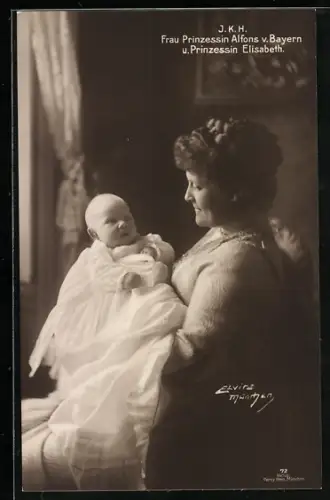 AK Frau Prinzessin Alfons von Bayern mit Prinzessin Elisabeth im Arm
