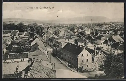 AK Ohrdruf i. Th., Ortspanorama mit Wohnhäusern