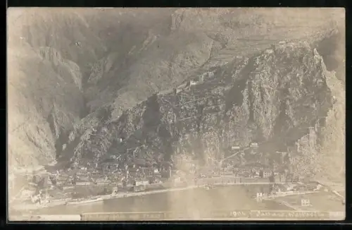 AK Cattaro, Totalansicht vom Wasser aus der Vogelschau