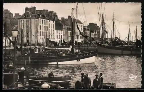 AK Douarnenez /Finistère, Quai du Grand Port