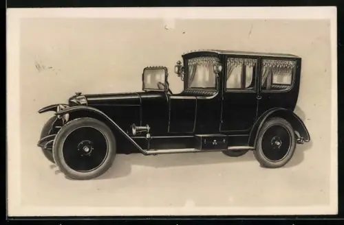 Foto-AK Cadillac-Auto mit geschlossenen Rücksitzbänken in Seitenansicht
