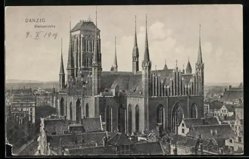 AK Danzig, Marienkirche mit Strassenpartie