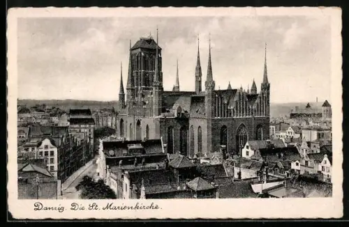 AK Danzig, St. Marienkirche mit Strassenpartie