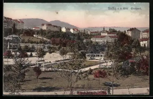 AK Aussig / Usti, Gesamtansicht mit Stadtpark