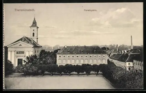 AK Theresienstadt, Paradeplatz mit Kirche