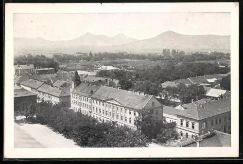 AK Theresienstadt, Totalansicht mit Bergpanorama