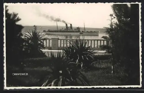 AK Crikvenica, Uferpartie mit Dampfer