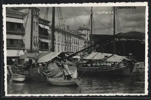 AK Crikvenica, Panorama mit Booten