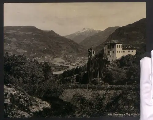 Fotografie Photoglob, Ansicht Bozen, die Haselburg und Blick auf die Stadt, Grossformat 27 x 21cm