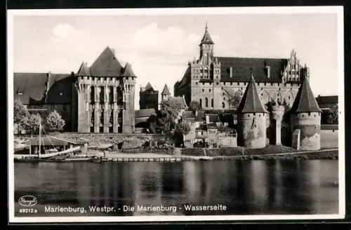AK Marienburg /Westpr., Die Marienburg, Wasserseite