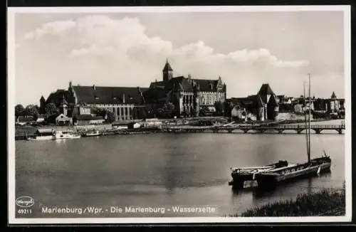 AK Marienburg / Malbork, die Marienburg - Wasserseite
