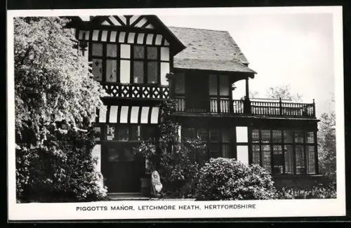 AK Letchmore Heath, Piggots Manor