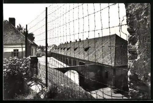 AK Terezín, Pamatník, Nejnovejsí stavba malé pevnosti s hromadnými celami